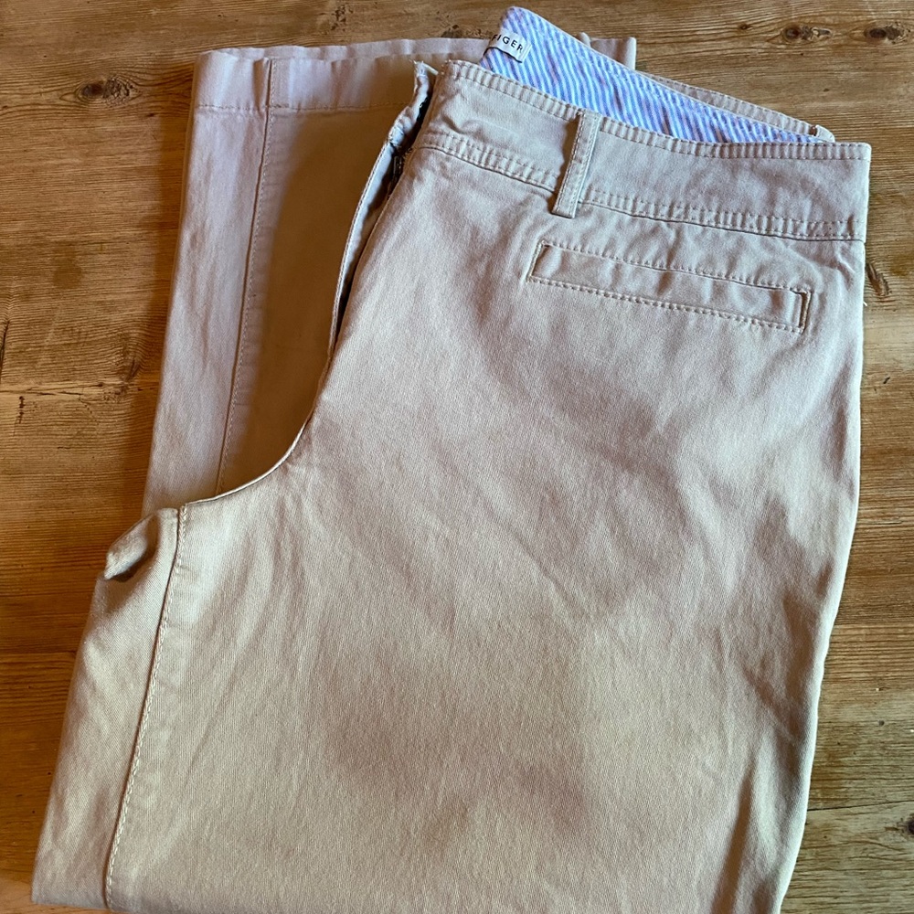 Classic Tommy Hilfiger crops